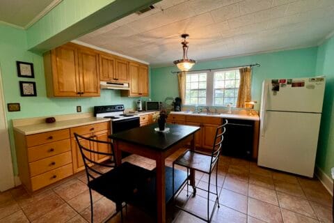 Full Kitchen